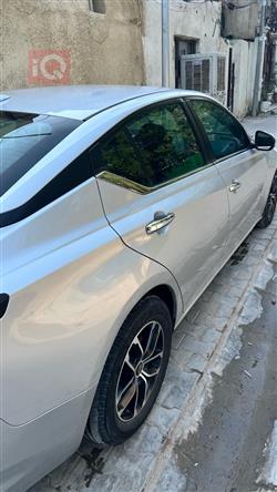 نيسان ألتيما